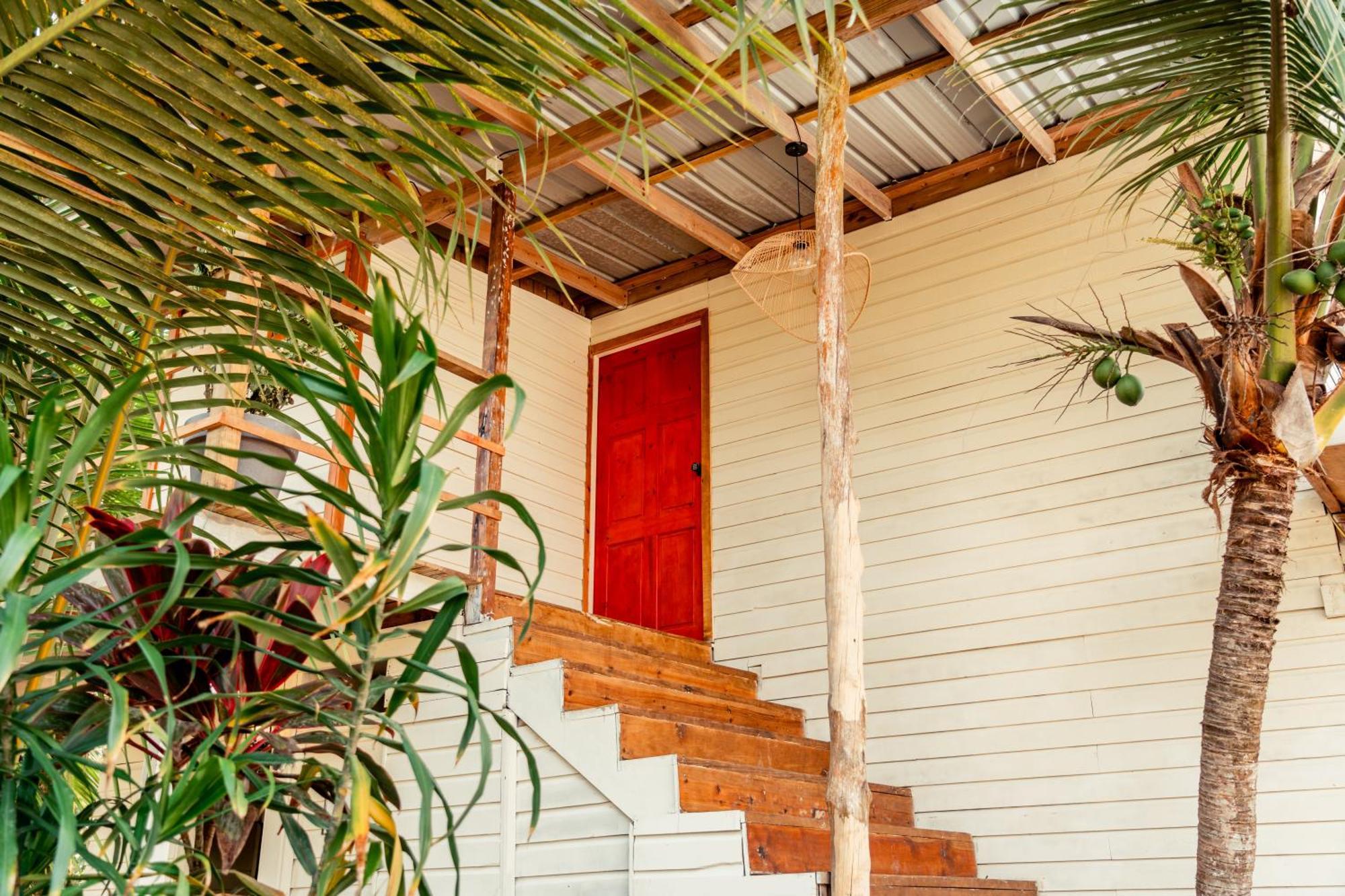 Ohana Bocas Town Exterior photo